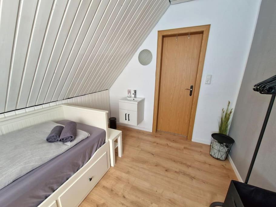 Gemuetliche Wohnung Direkt Am Kuestenkanal! Wardenburg Екстер'єр фото